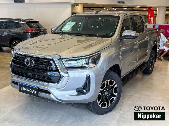 TOYOTA HILUX 2.8 D-4D TURBO DIESEL CD SRX 4X4 AUTOMÁTICO